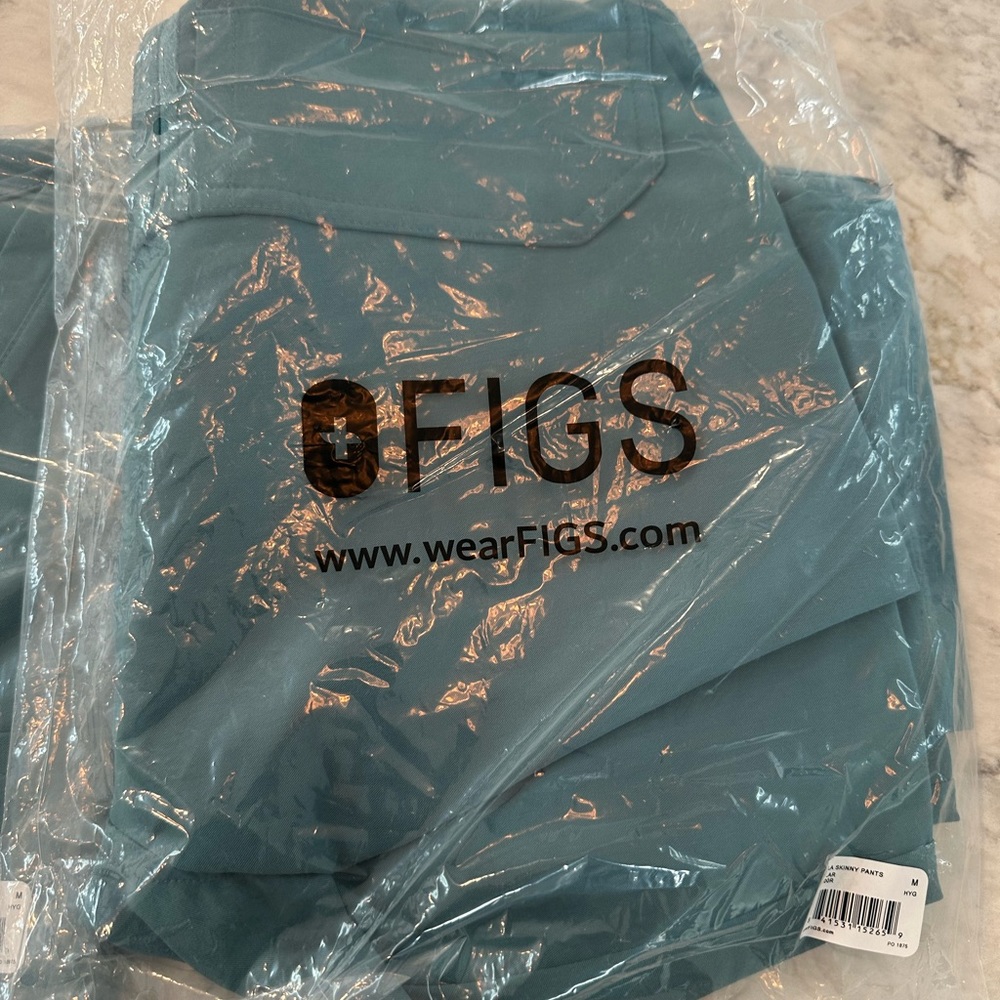 FIGS scrub set. Hydrogreen. Color is discontinued on website.